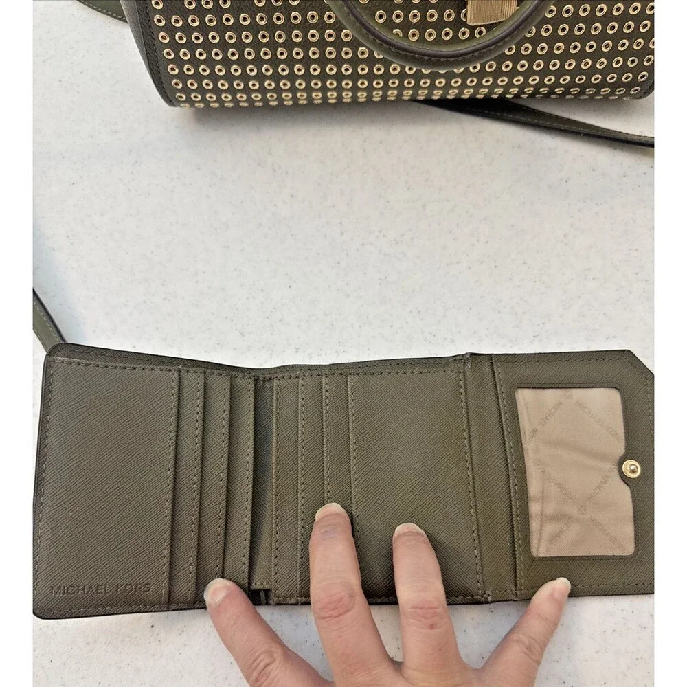 MICHAEL KORS HAYES Medium Leather Messenger Bag Green W/ Matching Wallet